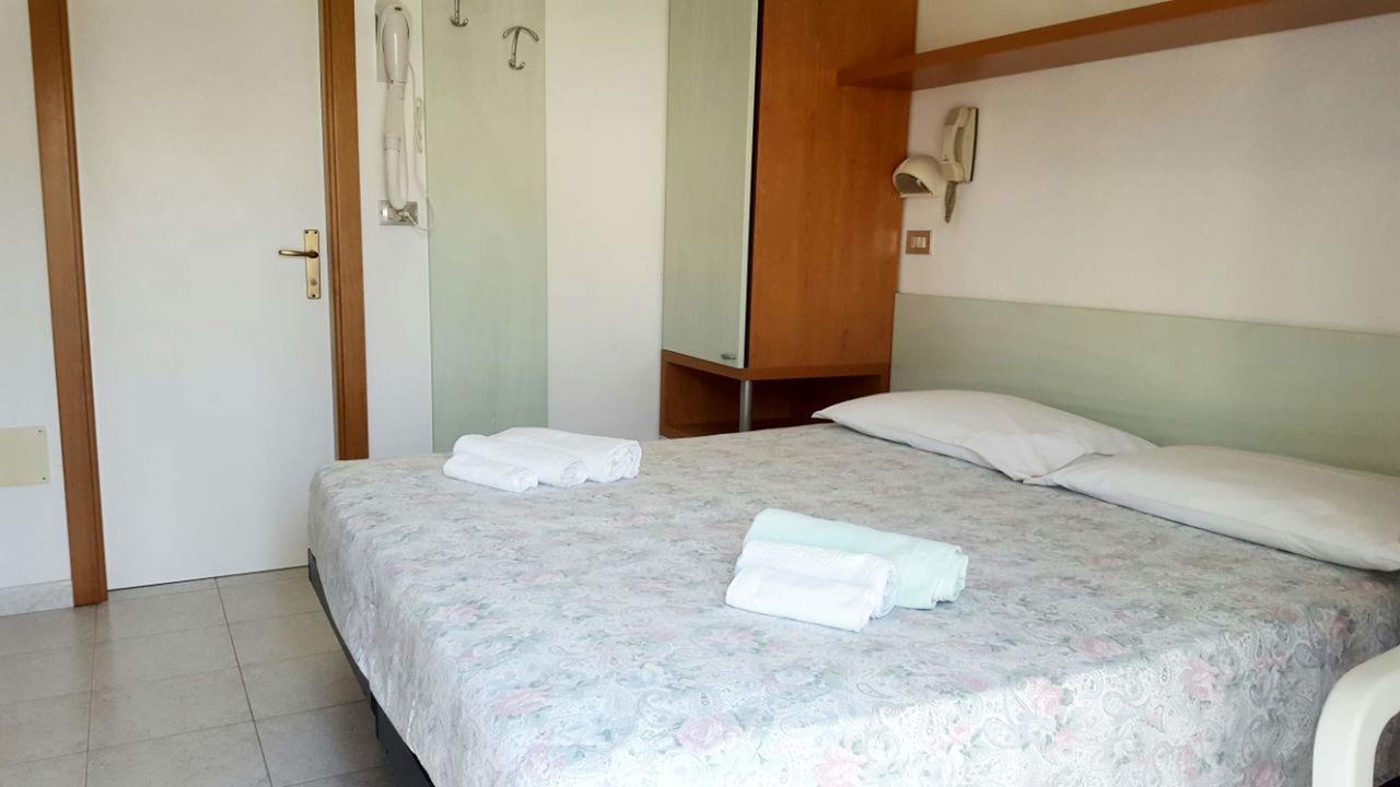 Hotel Villa Cesira Μπελάρια-Ιτζέα Μαρίνα Δωμάτιο φωτογραφία